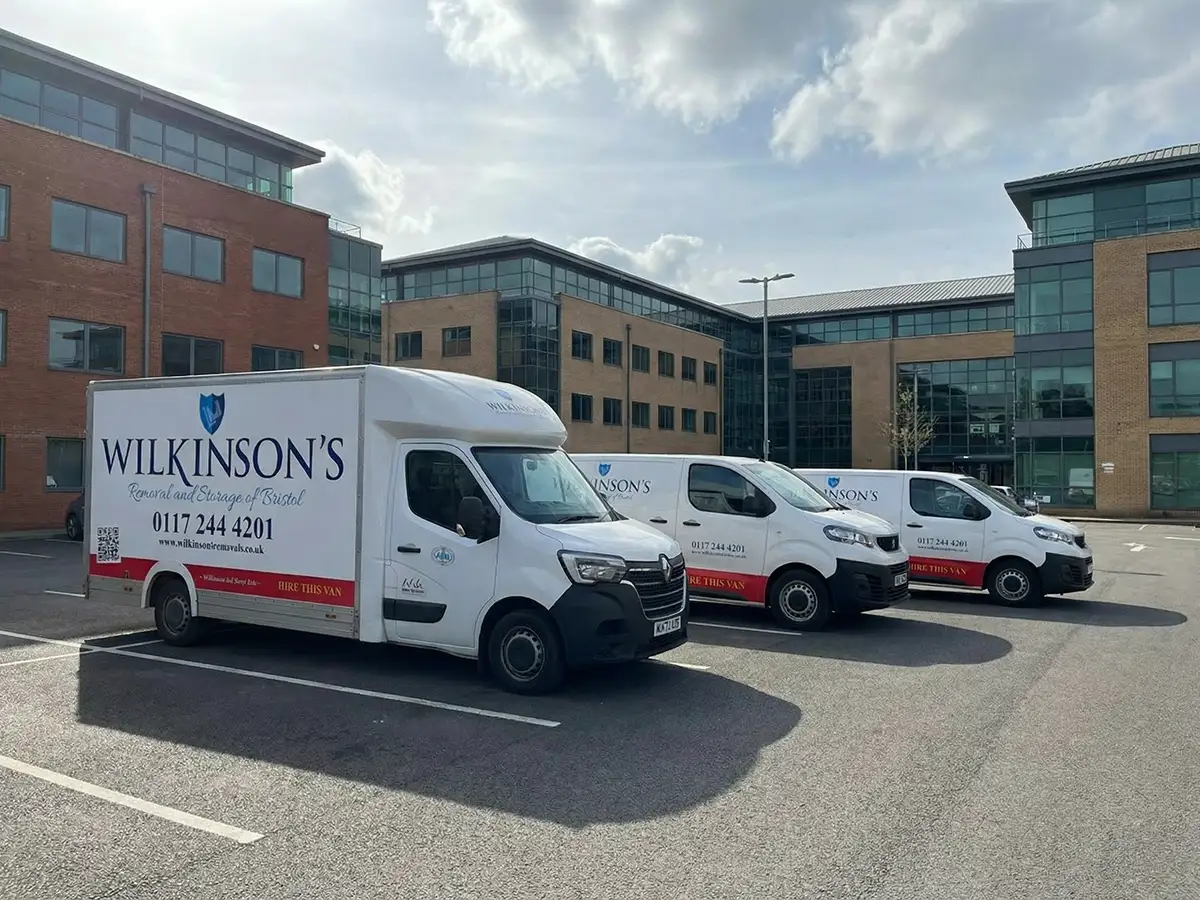 Van hire for small businesses in Bristol explained. Learn how flexible van hire helps reduce costs, improve efficiency, and support growing local companies.